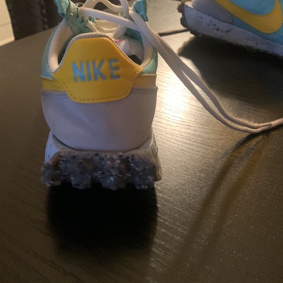 COPY - NIKE Light blue yellow RUNNING SNEAKERS Women size 7 - Picture 2 of 11